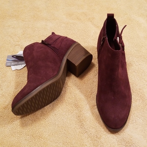 Sonoma Shoes - Sonoma Burgundy Sonya Suede Bootie in Size 6M